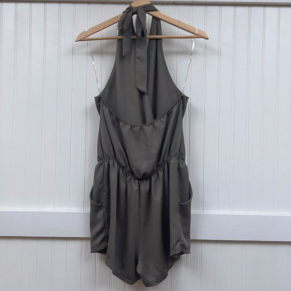 The Impeccable Pig Women's Halter Neck Romper Jumpsuit Gray Summer Outfit Large - Picture 3 of 11